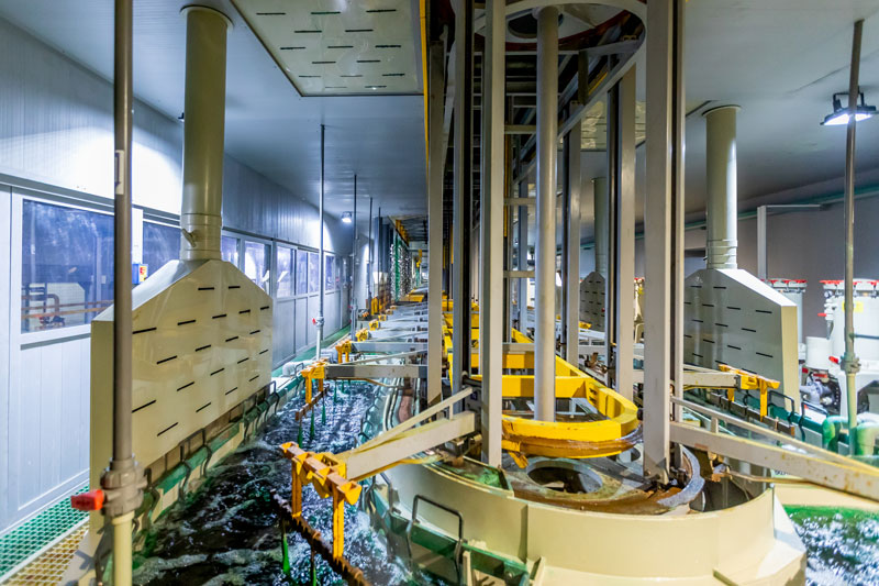 摄图网_501171671_电镀工厂车间02.jpg 摄图网_501171671_电镀工厂车间02.jpg